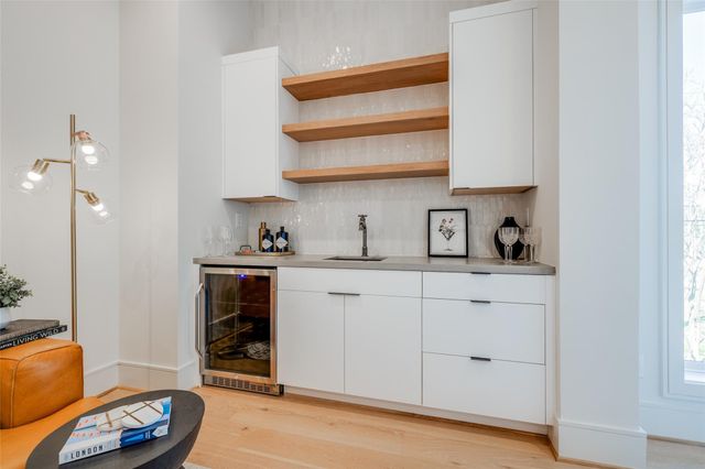 1701 Banks Street, Houston, TX 77098