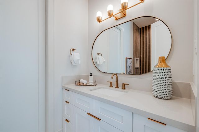 1701 Banks Street, Houston, TX 77098