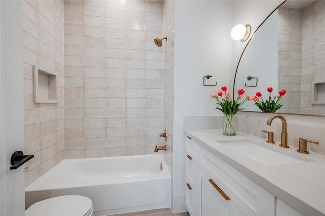 1701 Banks Street, Houston, TX 77098