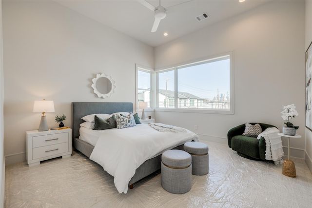 1701 Banks Street, Houston, TX 77098