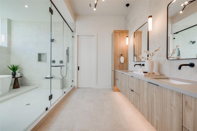 1701 Banks Street, Houston, TX 77098