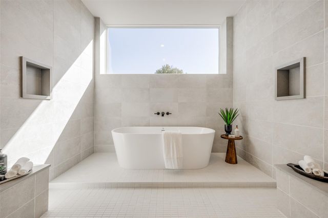 1701 Banks Street, Houston, TX 77098