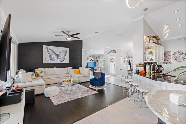 10607 FOXCREST WAY, Riverview, FL 33569