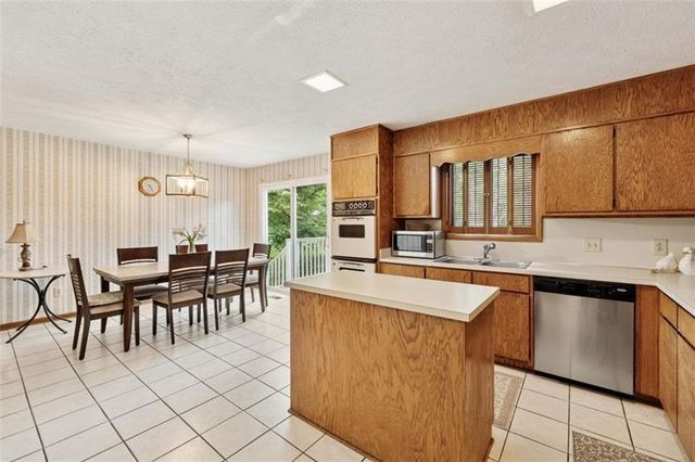 3655 WINTERS HILL Drive, Atlanta, GA 30360