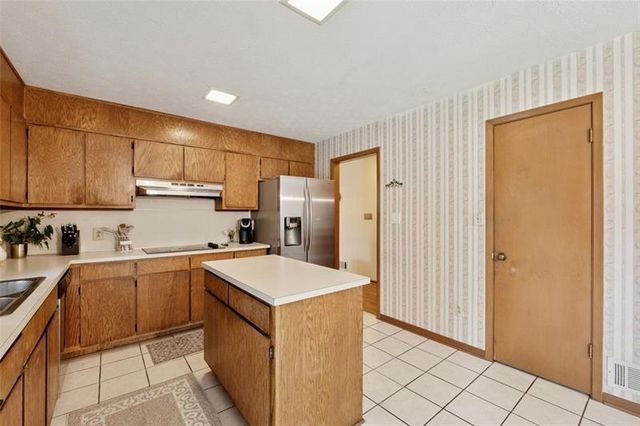 3655 WINTERS HILL Drive, Atlanta, GA 30360