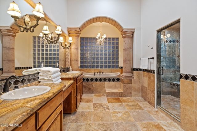 5529 W PINNACLE HILL Drive, Glendale, AZ 85310