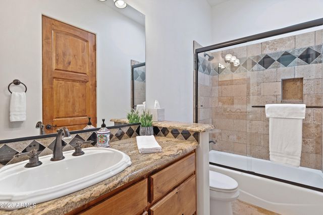 5529 W PINNACLE HILL Drive, Glendale, AZ 85310