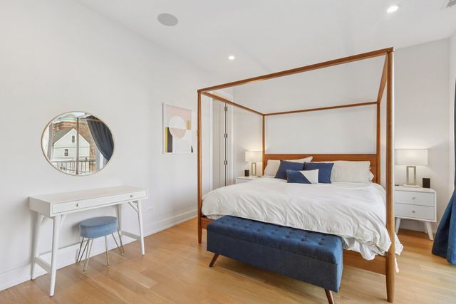 3616 W DIVERSEY Avenue 2W, Chicago, IL 60647