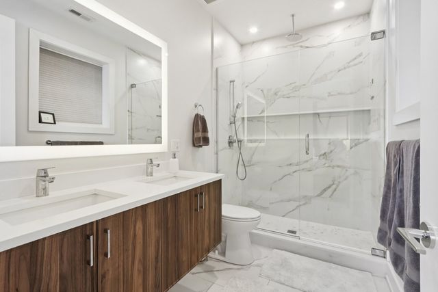 3616 W DIVERSEY Avenue 2W, Chicago, IL 60647