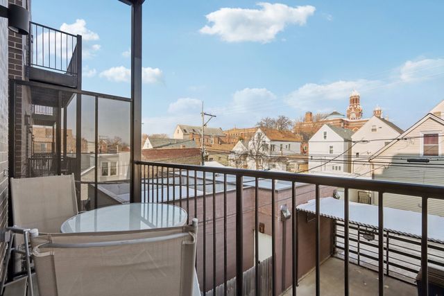 3616 W DIVERSEY Avenue 2W, Chicago, IL 60647