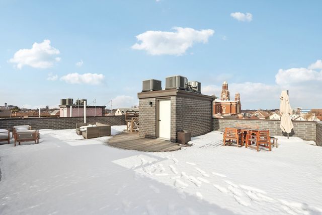 3616 W DIVERSEY Avenue 2W, Chicago, IL 60647