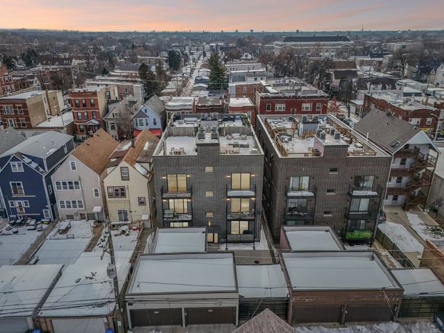 3616 W DIVERSEY Avenue 2W, Chicago, IL 60647