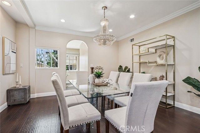 4520 Kingswell Avenue, Los Angeles, CA 90027