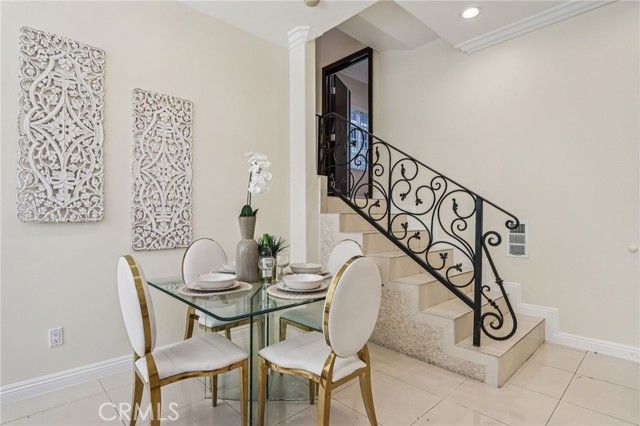 4520 Kingswell Avenue, Los Angeles, CA 90027