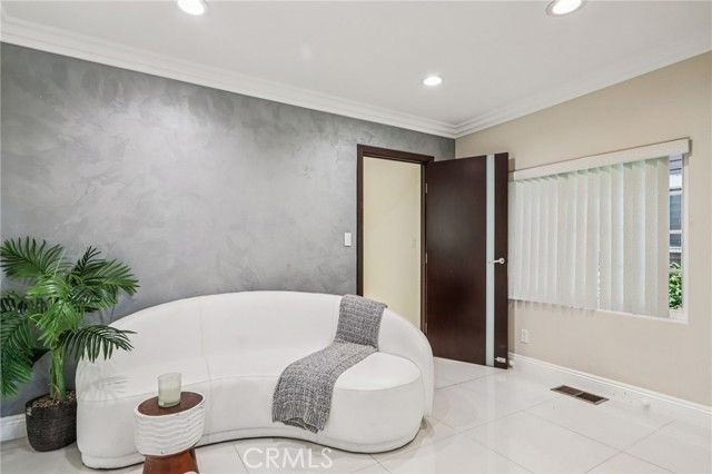 4520 Kingswell Avenue, Los Angeles, CA 90027