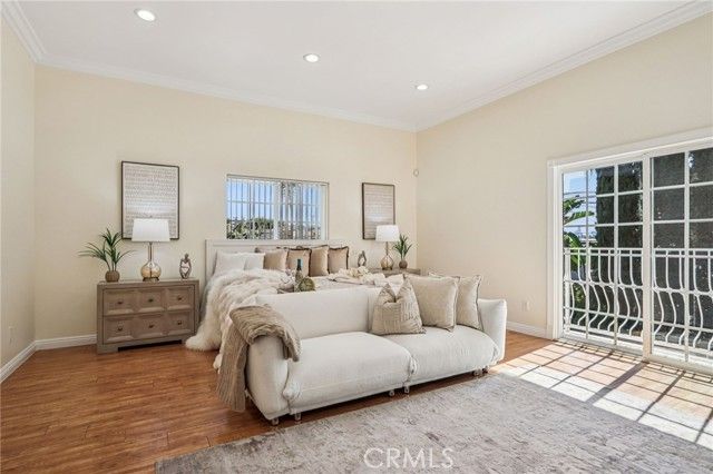 4520 Kingswell Avenue, Los Angeles, CA 90027