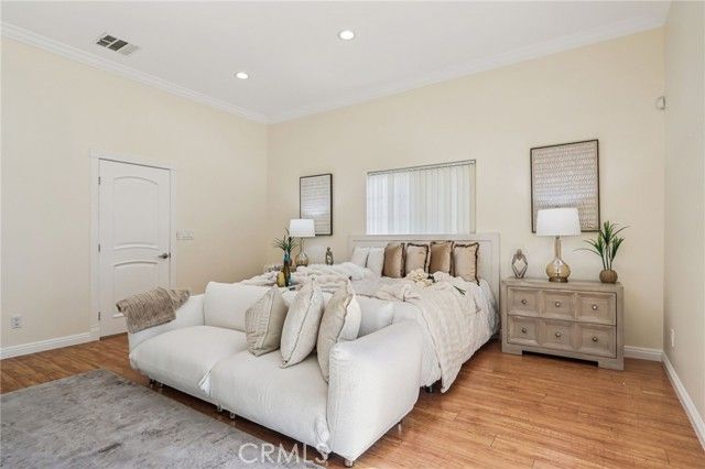 4520 Kingswell Avenue, Los Angeles, CA 90027