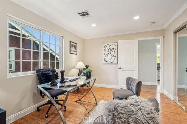 4520 Kingswell Avenue, Los Angeles, CA 90027