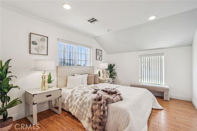 4520 Kingswell Avenue, Los Angeles, CA 90027