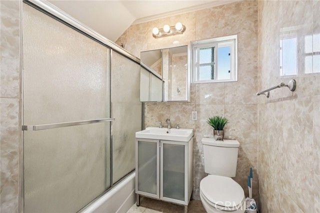 4520 Kingswell Avenue, Los Angeles, CA 90027