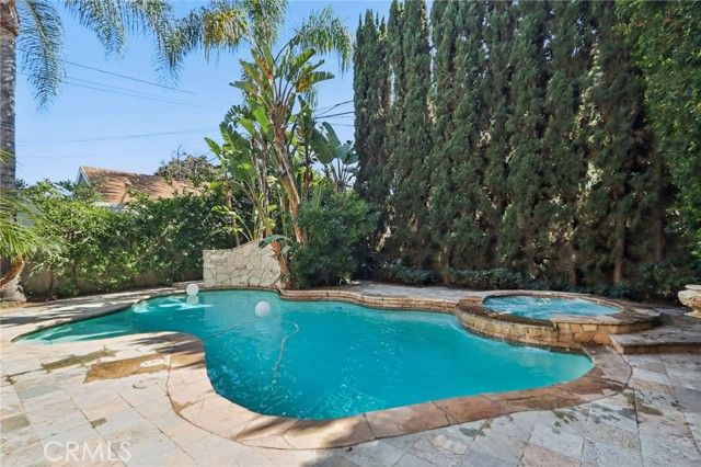 4520 Kingswell Avenue, Los Angeles, CA 90027