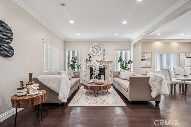 4520 Kingswell Avenue, Los Angeles, CA 90027