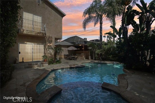 4520 Kingswell Avenue, Los Angeles, CA 90027