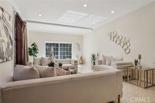 4520 Kingswell Avenue, Los Angeles, CA 90027