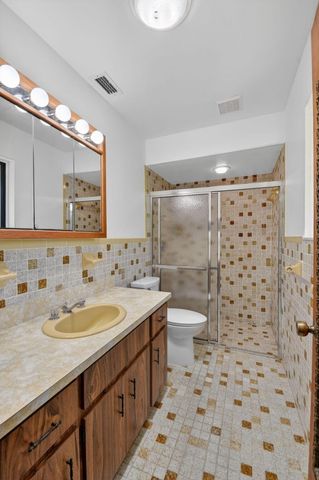 68 W Arch Drive, Lake Worth, FL 33467