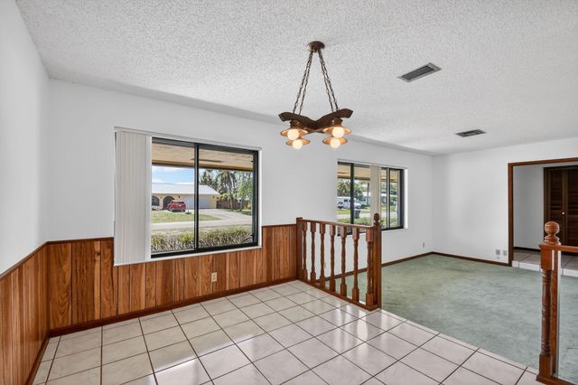 68 W Arch Drive, Lake Worth, FL 33467