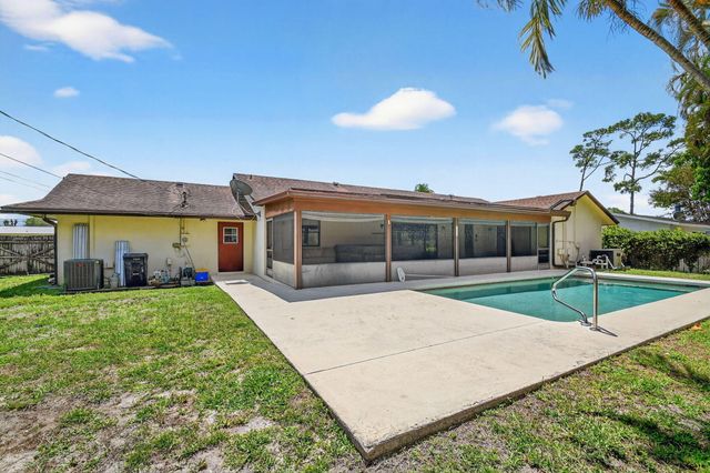 68 W Arch Drive, Lake Worth, FL 33467