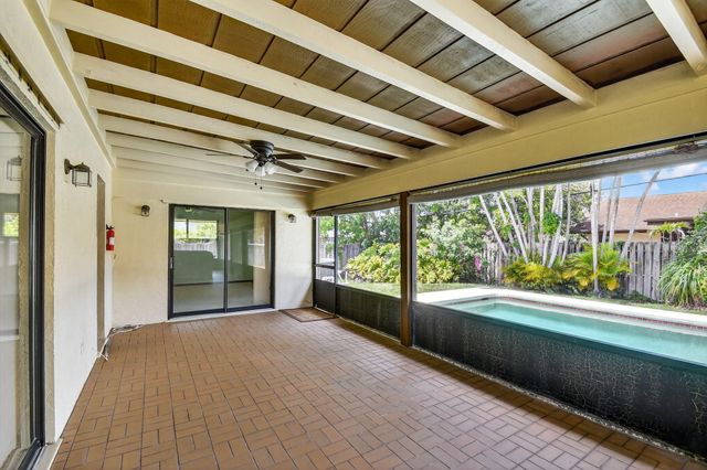 68 W Arch Drive, Lake Worth, FL 33467