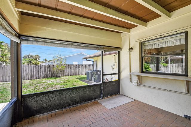 68 W Arch Drive, Lake Worth, FL 33467
