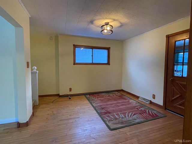 231 Ogden Avenue, Escanaba, MI 49829