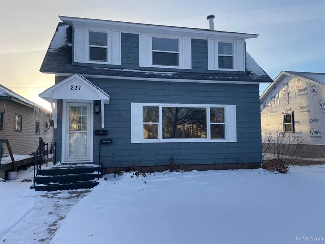 231 Ogden Avenue, Escanaba, MI 49829
