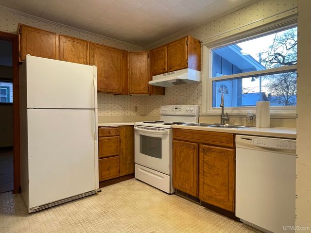 231 Ogden Avenue, Escanaba, MI 49829