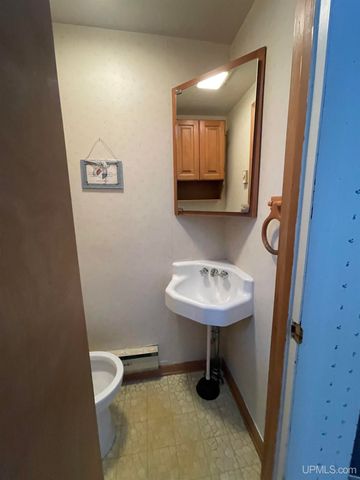 231 Ogden Avenue, Escanaba, MI 49829