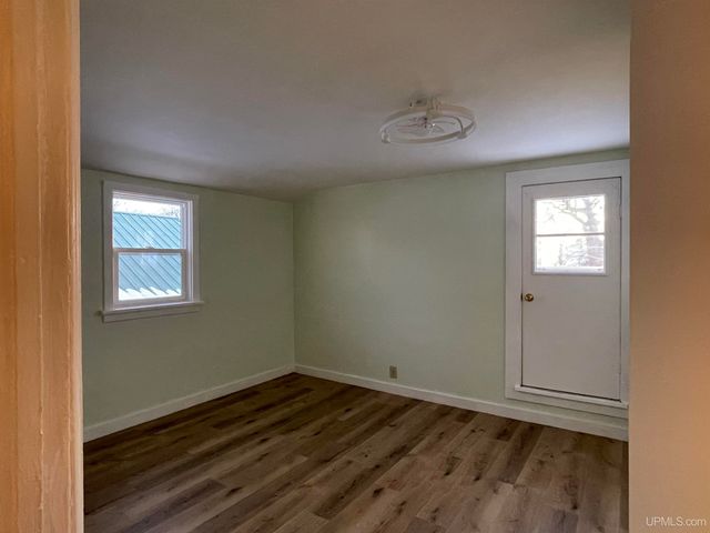 231 Ogden Avenue, Escanaba, MI 49829