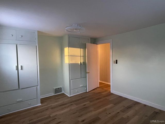 231 Ogden Avenue, Escanaba, MI 49829