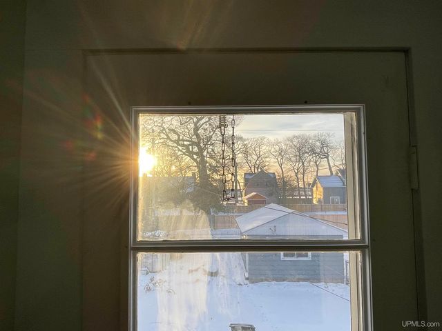 231 Ogden Avenue, Escanaba, MI 49829