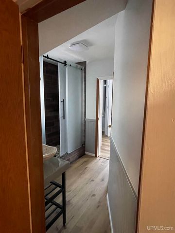 231 Ogden Avenue, Escanaba, MI 49829