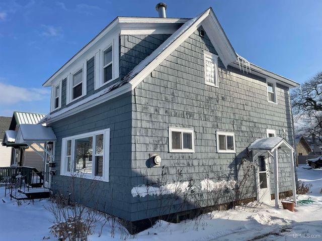 231 Ogden Avenue, Escanaba, MI 49829