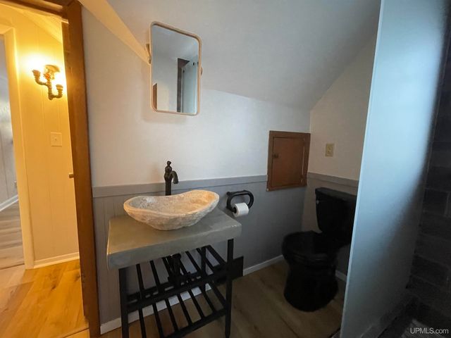 231 Ogden Avenue, Escanaba, MI 49829