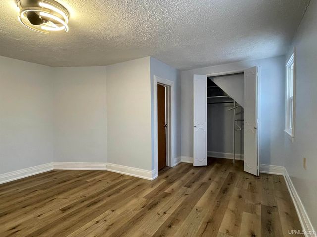 231 Ogden Avenue, Escanaba, MI 49829