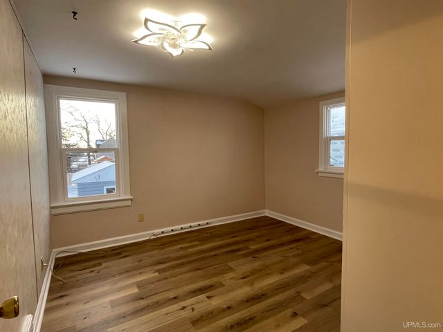 231 Ogden Avenue, Escanaba, MI 49829