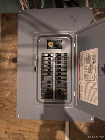 231 Ogden Avenue, Escanaba, MI 49829