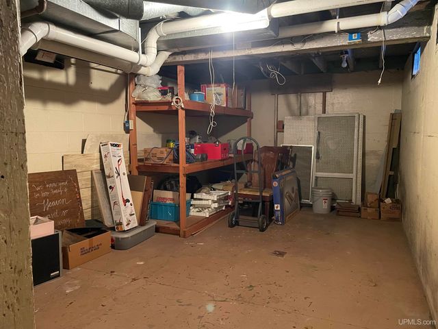 231 Ogden Avenue, Escanaba, MI 49829