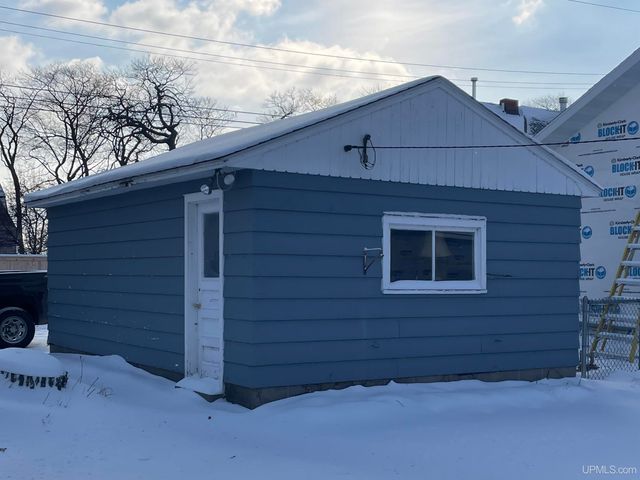 231 Ogden Avenue, Escanaba, MI 49829