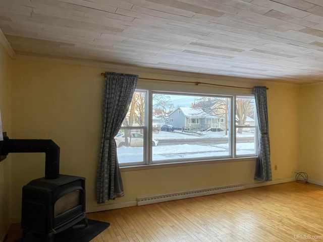 231 Ogden Avenue, Escanaba, MI 49829