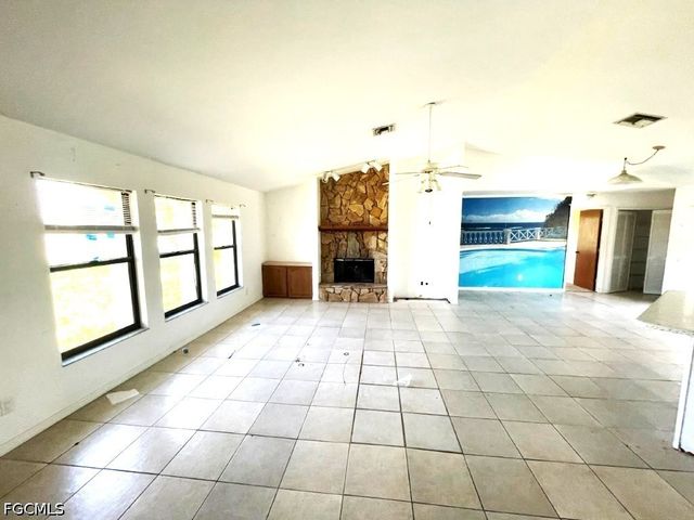 2236 SW 2nd TER, Cape Coral, FL 33991